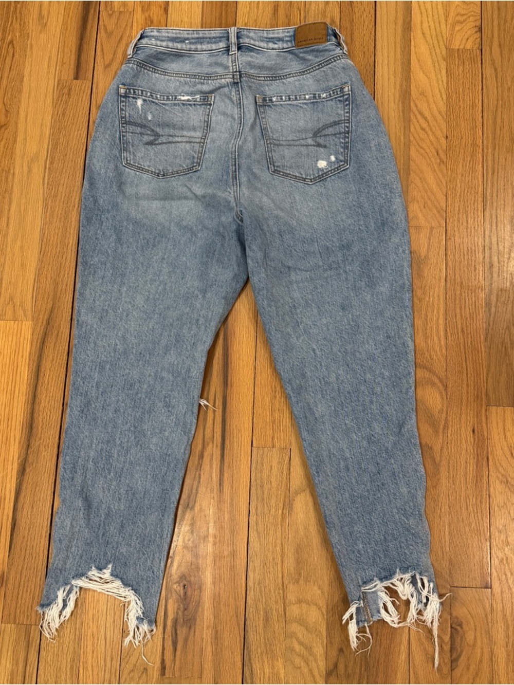 American Eagle Highest Rise Mom Jean 4 - Picture 5 of 7